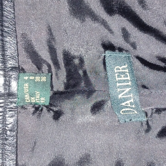 Danier ladies leather pants - Picture 3 of 3